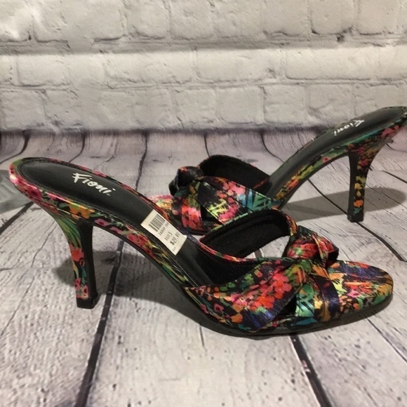Fioni satin floral slides New without Box - Picture 2 of 4